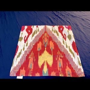 NWOT Pottery Barn Petra Ikat Linen Holiday Accent Pillow Cover, 20”. Multi